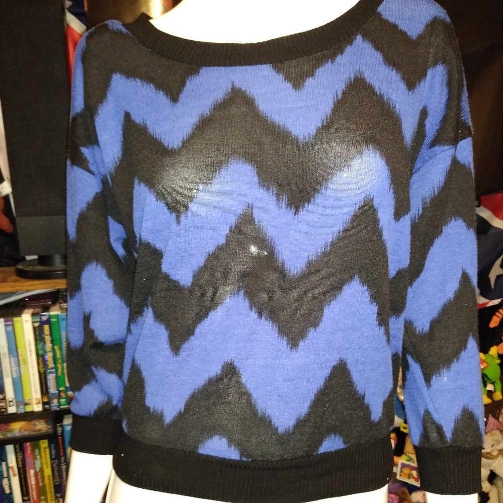 Blue and black zigzag top